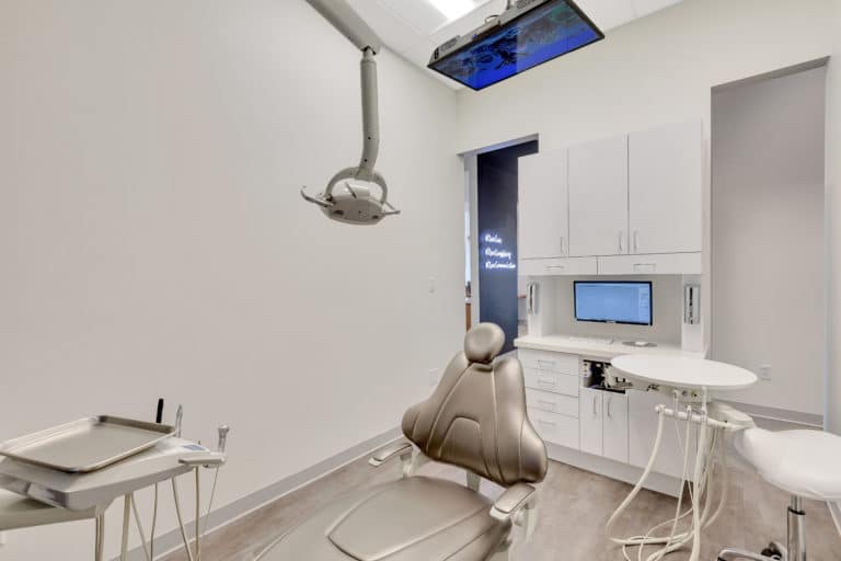 Broomfield's Cosmetic Dental Practice Workstation
